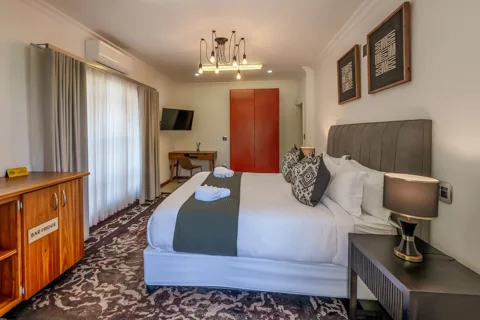 Naledi Room