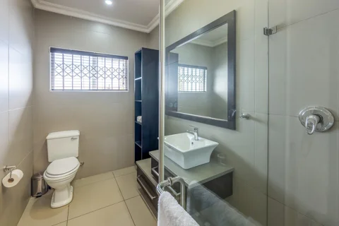 Naledi Room
